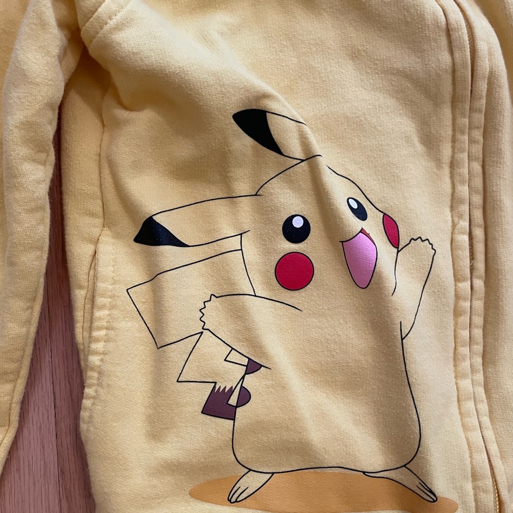 Pokémon Pikachu Hoodie Like New! - Picture 3 of 4